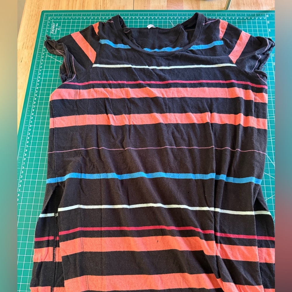 Free People Striped Black Split Hem Tunic T-Shirt dress w 🍑 and Blue Accents